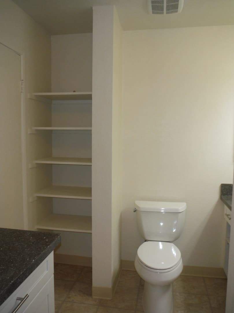 Honolulu Apartment: 271R Mananai Pl