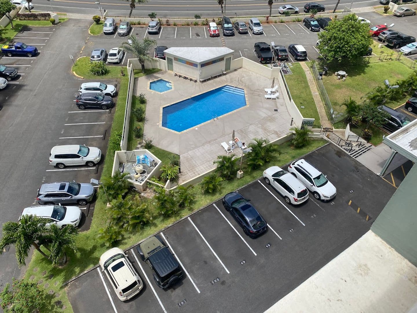 Honolulu Apartment: 5210 #902 Likini St.