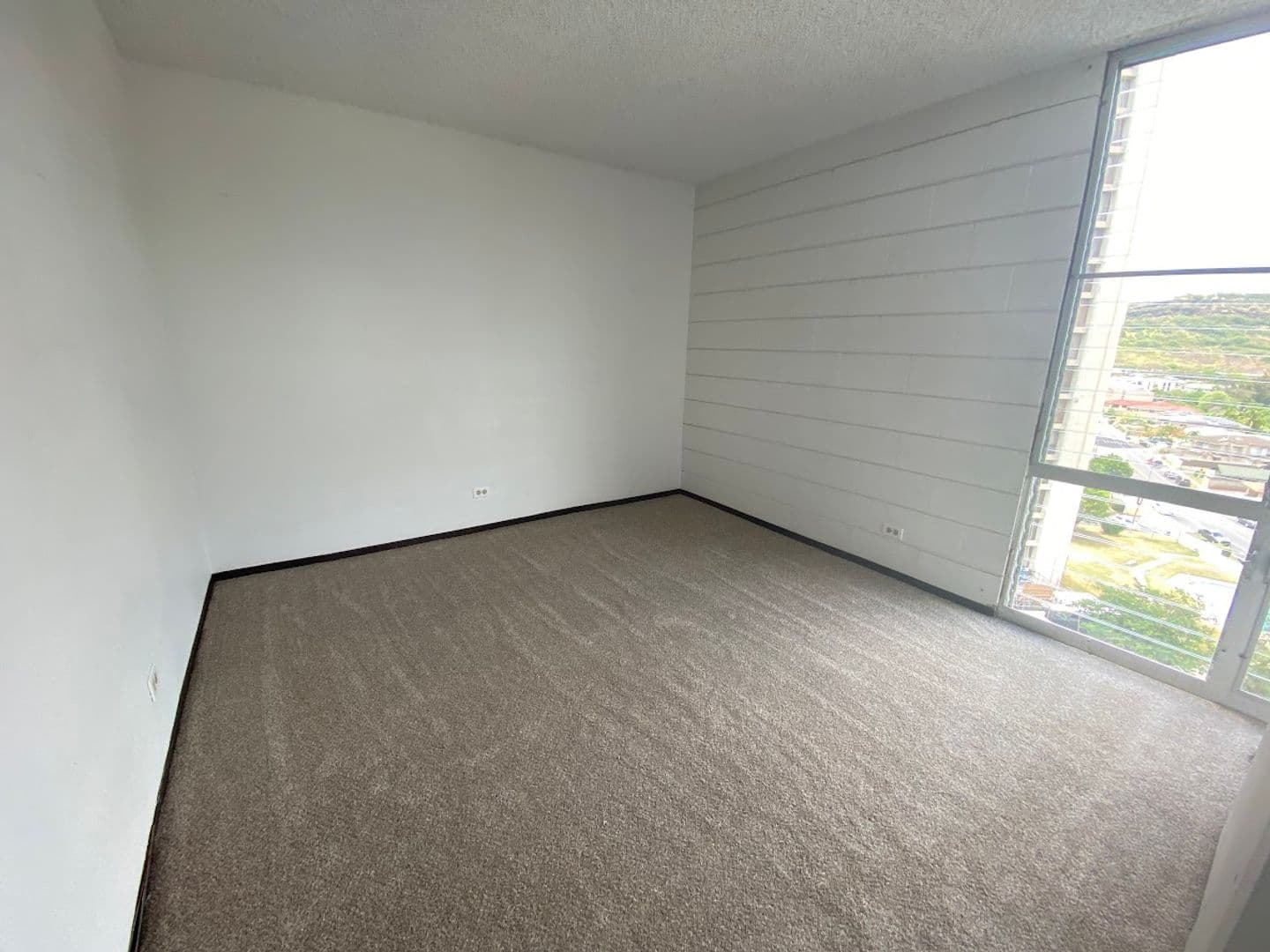 Honolulu Apartment: 5210 #902 Likini St.