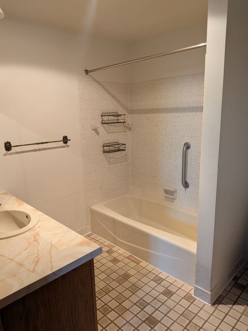 Stevens Point Apartment: 1408 Strongs Ave