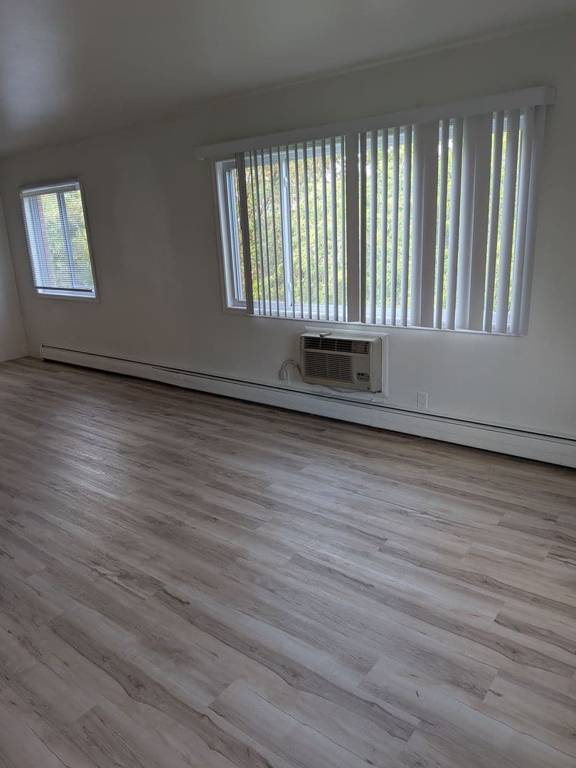 Wausau Apartment: 1016 Grand Ave