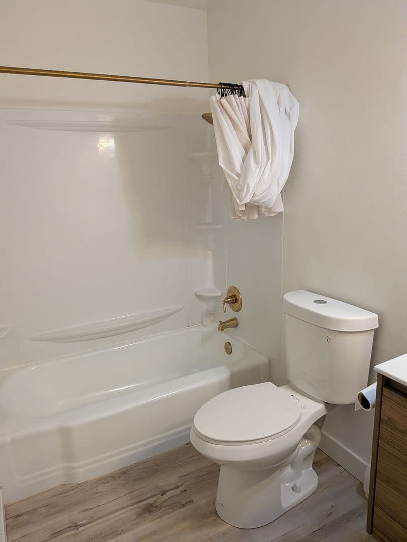Wausau Apartment: 1016 Grand Ave