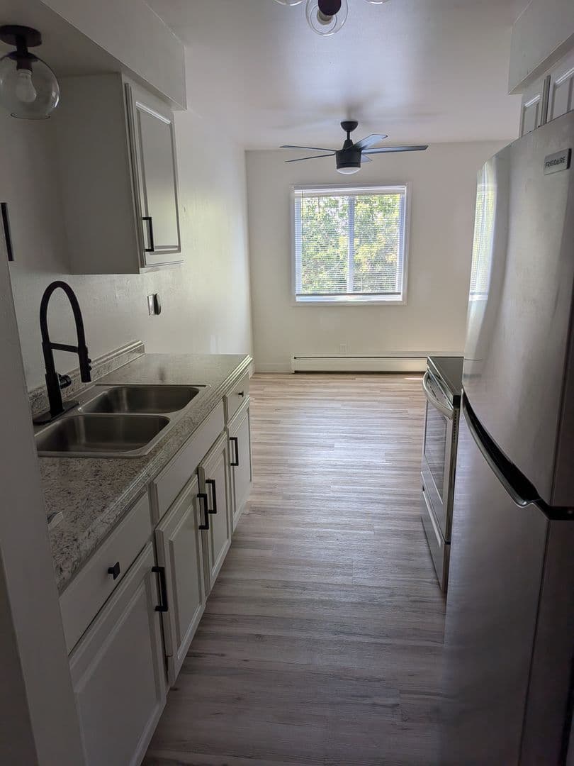 Wausau Apartment: 1016 Grand Ave