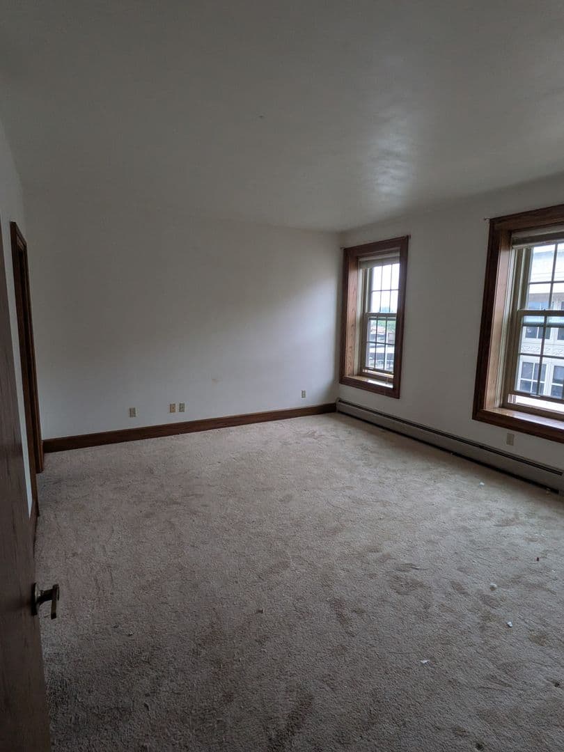 Stevens Point Apartment: 1408 Strongs Ave