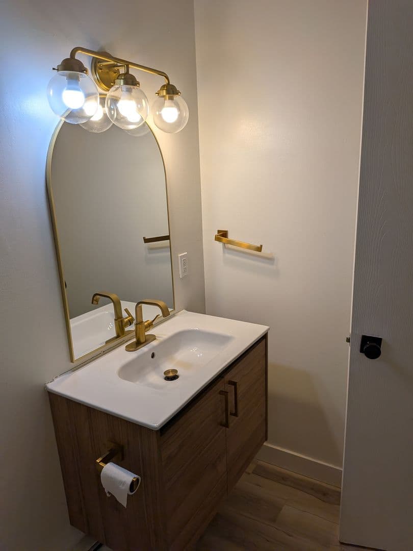 Wausau Apartment: 1016 Grand Ave