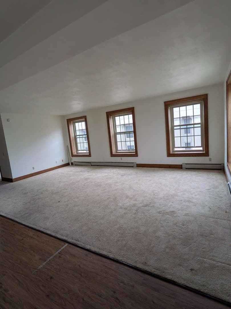 Stevens Point Apartment: 1408 Strongs Ave