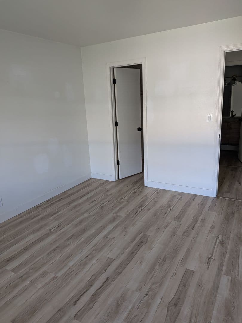 Wausau Apartment: 1016 Grand Ave