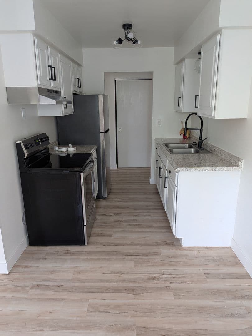 Wausau Apartment: 1016 Grand Ave