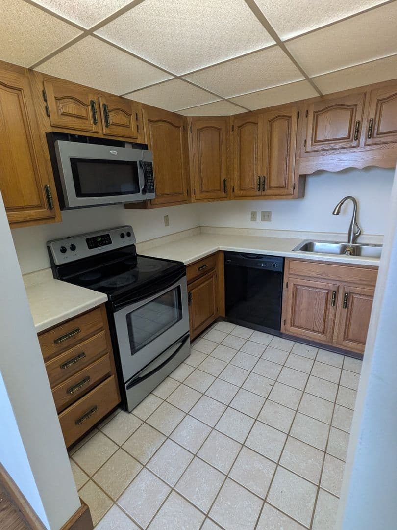 Stevens Point Apartment: 1408 Strongs Ave