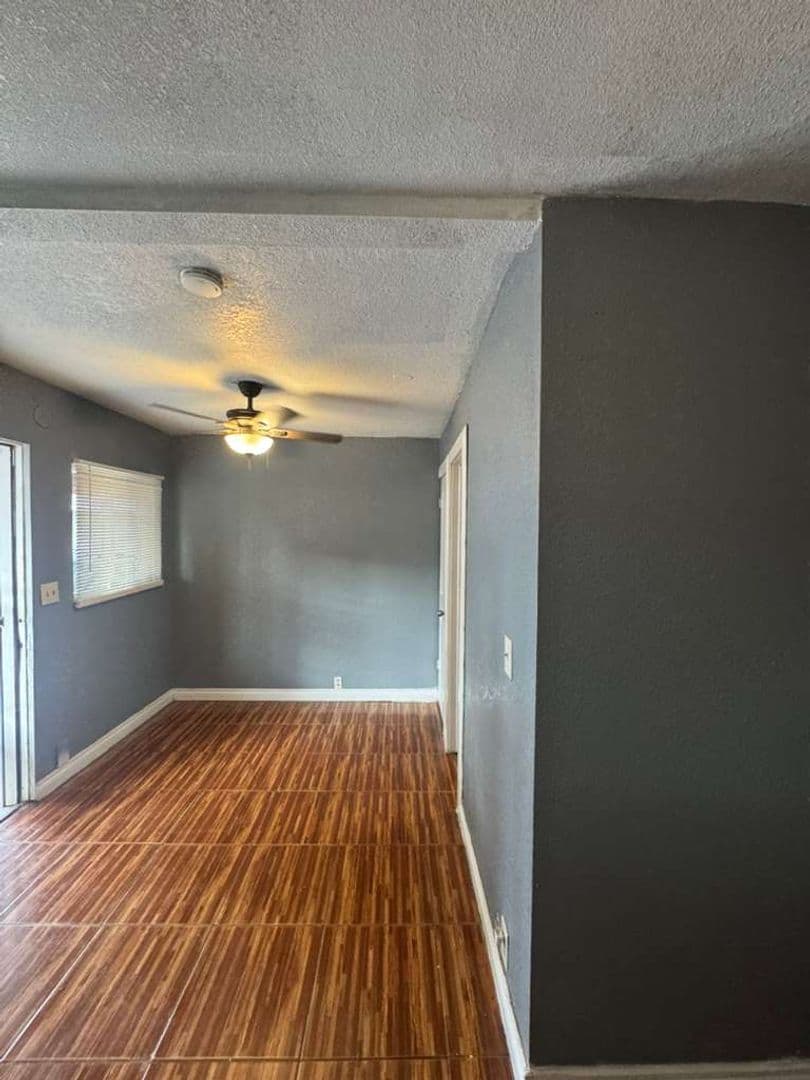 Eaton Apartment: 570 Oak Ave