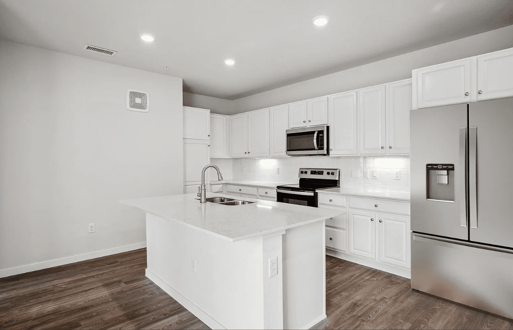 Broomfield Apartment: 487 Interlocken Blvd