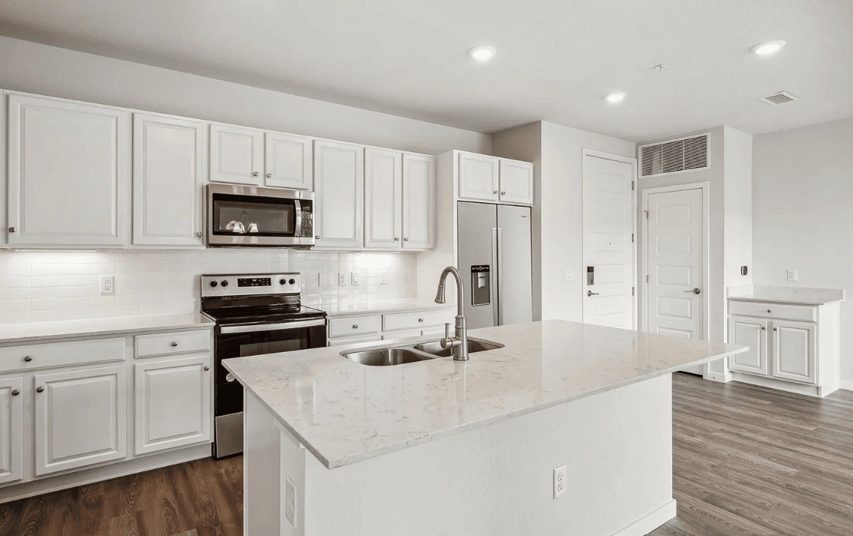 Broomfield Apartment: 487 Interlocken Blvd
