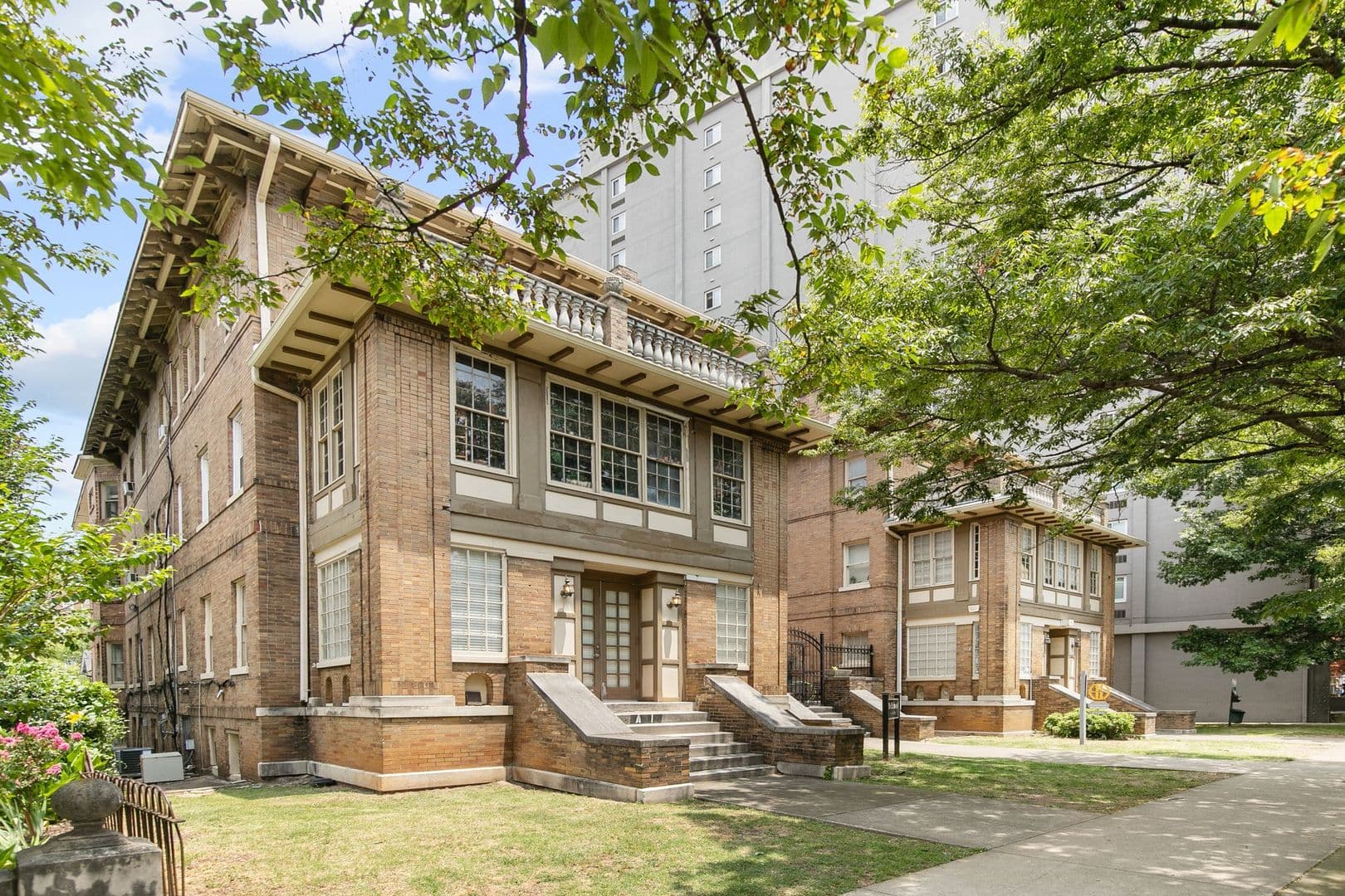Birmingham Apartment: 2030 Highland Ave S