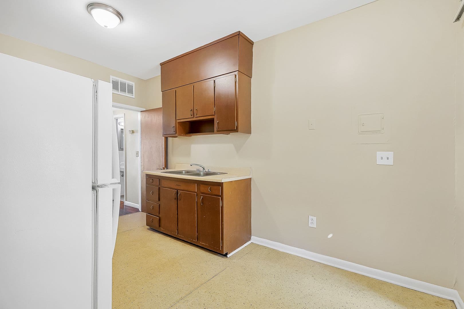 Birmingham Apartment: 2305 Arlington Crescent