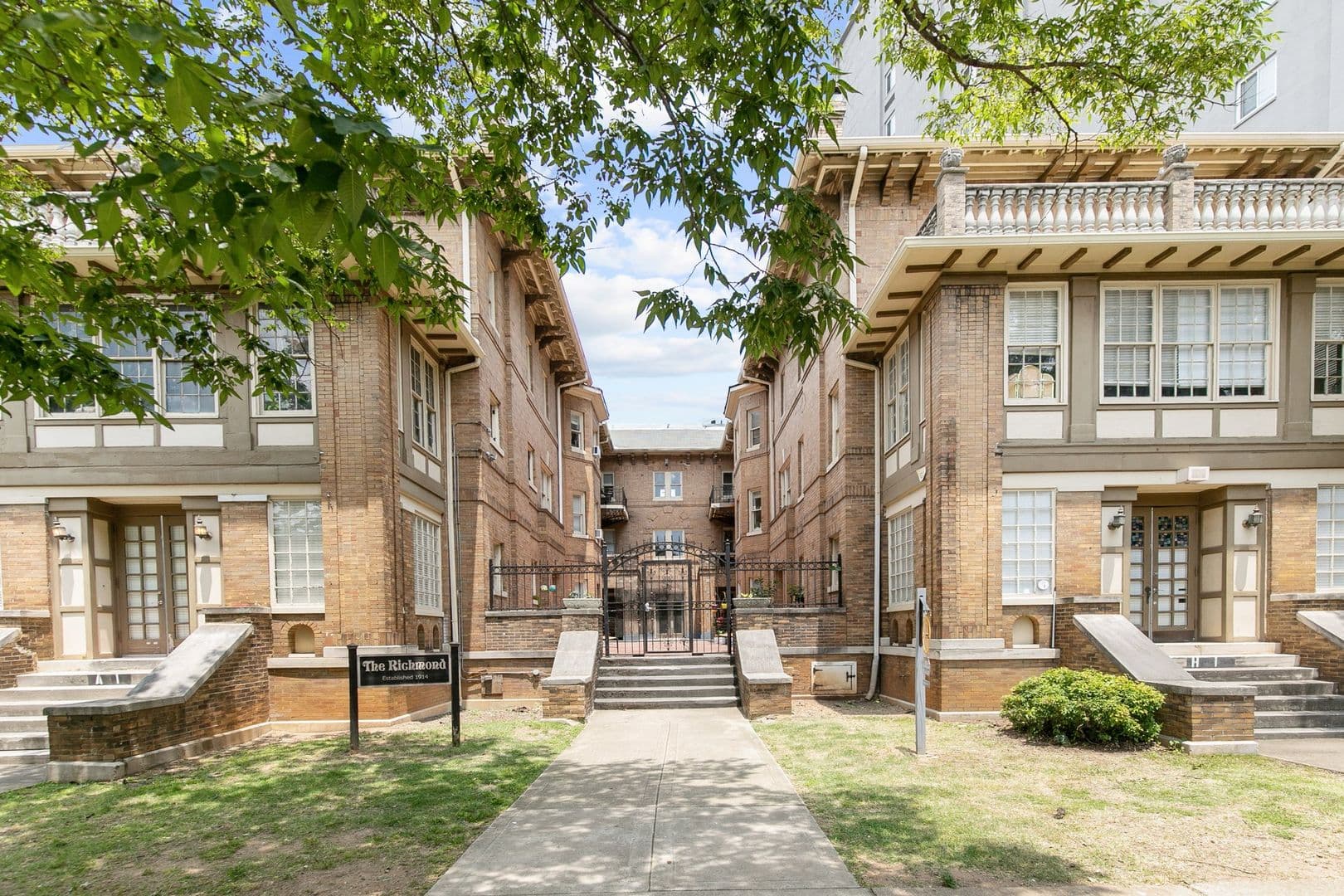 Birmingham Apartment: 2030 Highland Ave S