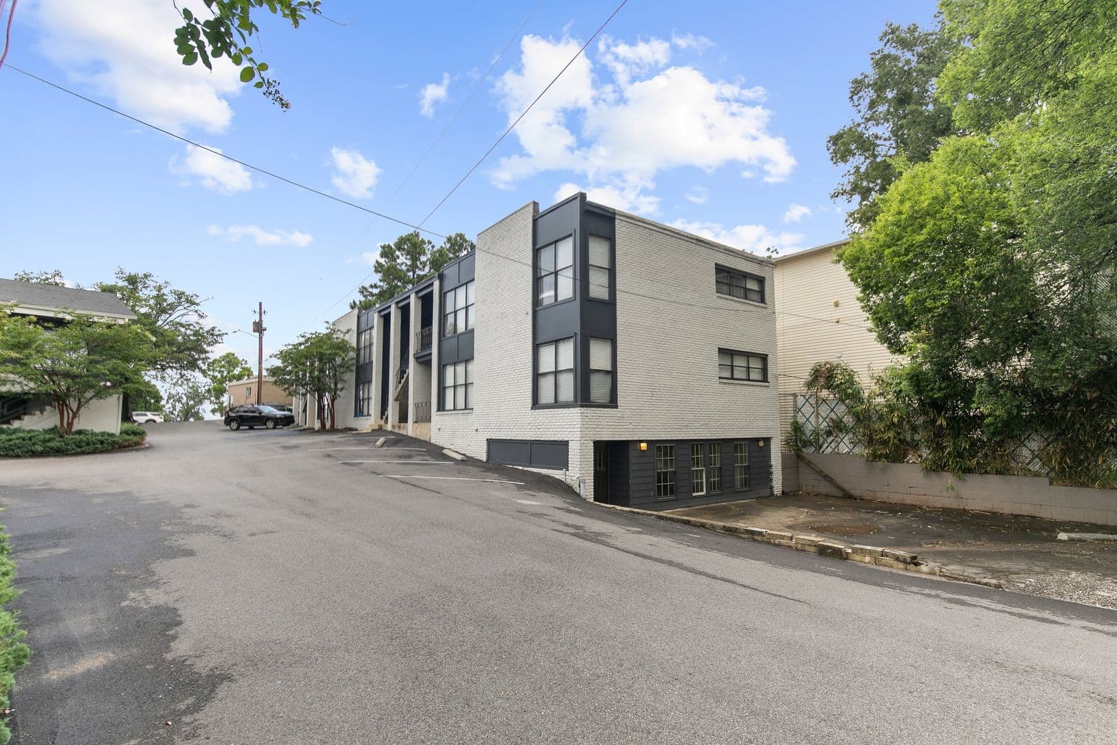 Birmingham Apartment: 1613 13th Ave S