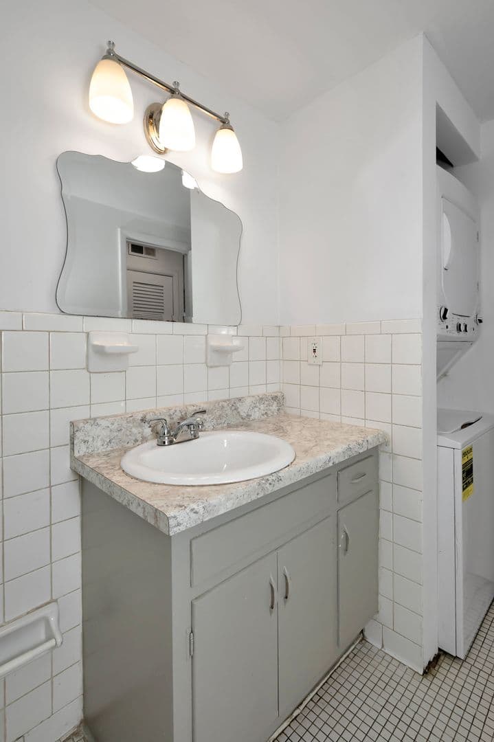Birmingham Apartment: 1632 13 Street South