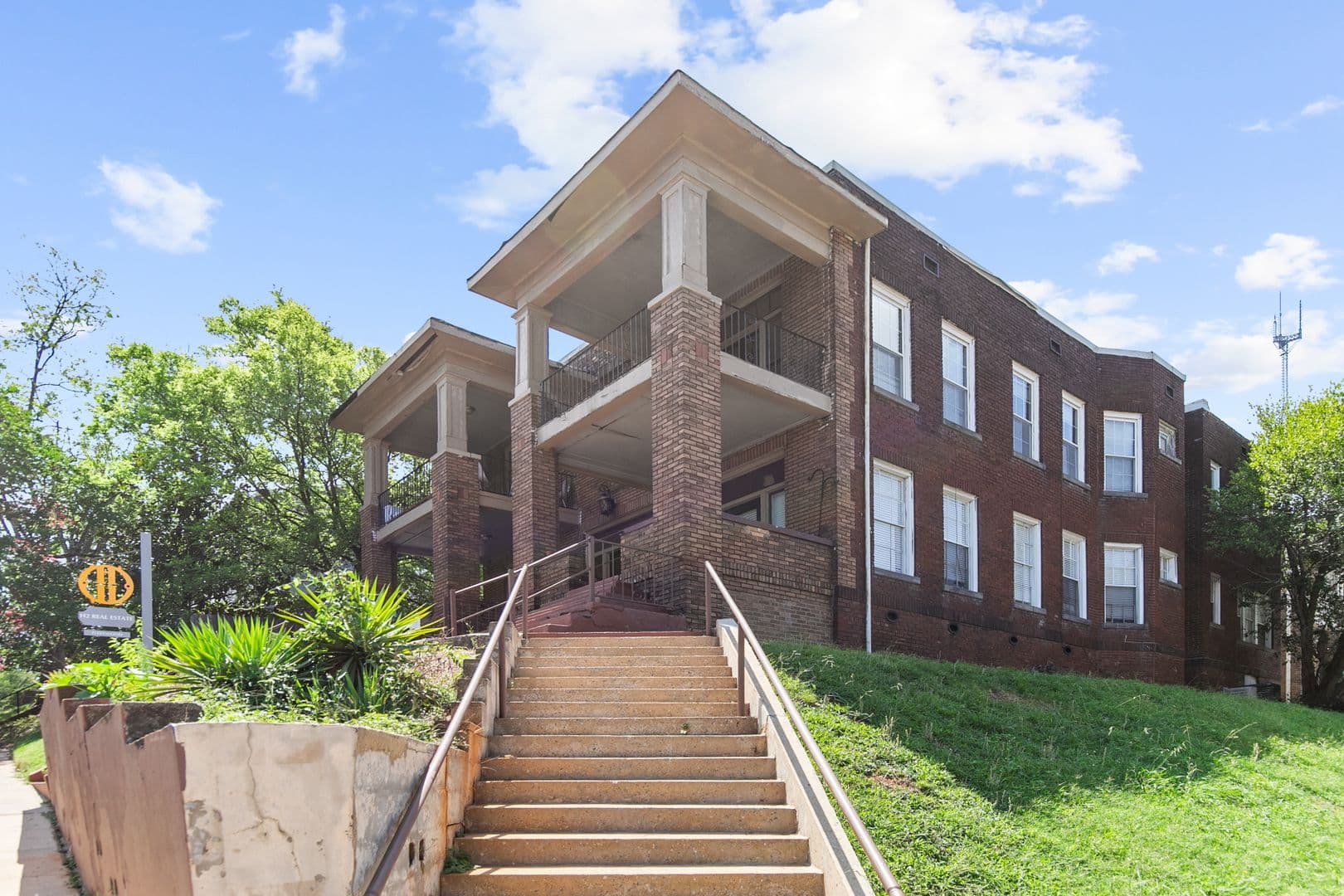 Birmingham Apartment: 1131 16th Avenue South