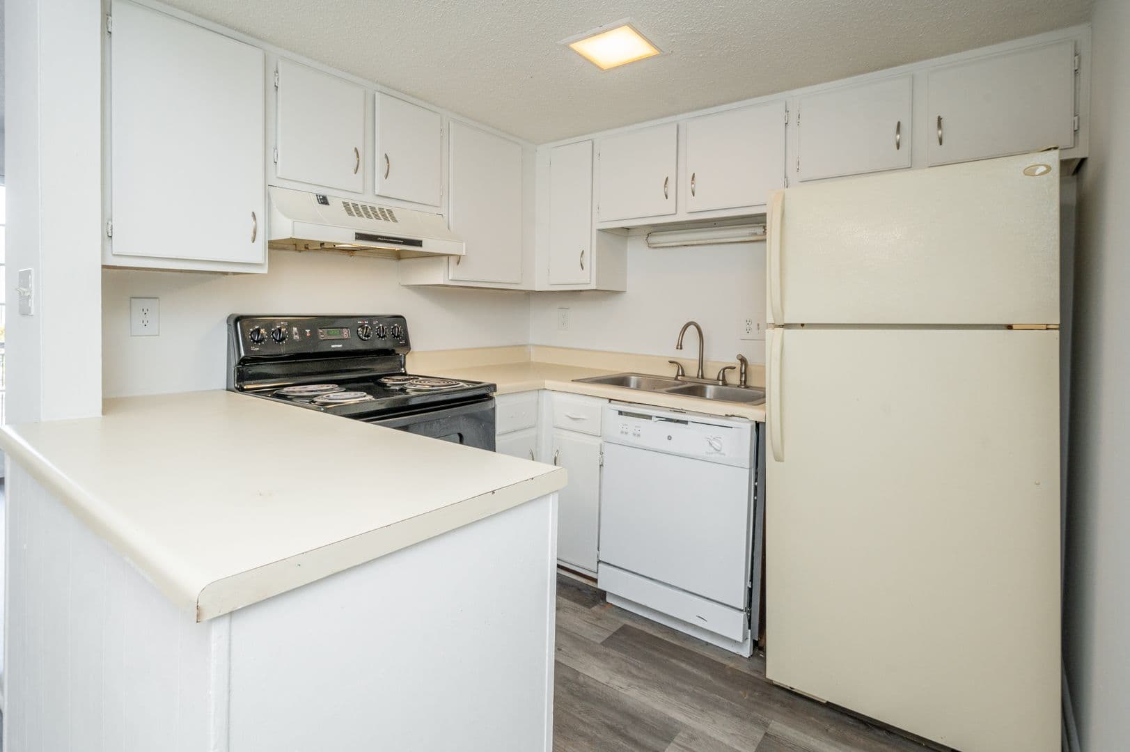 Birmingham Apartment: 3320 Cliff Road