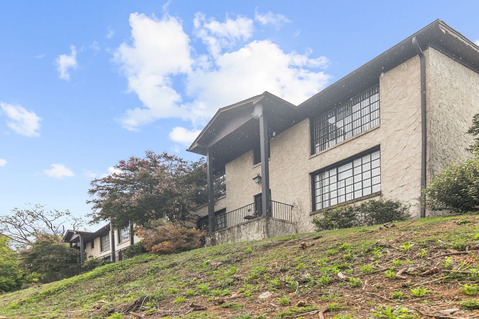 Birmingham Apartment: 1300 Altamont Way South