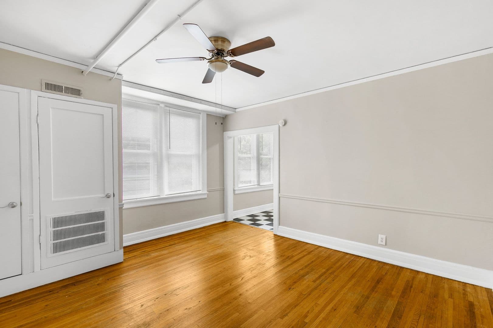 Birmingham Apartment: 2155 11th Court S