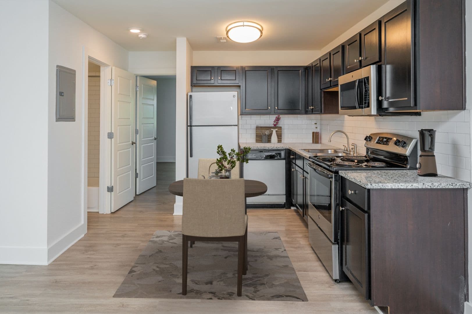 Birmingham Apartment: 3300 Cliff Road S