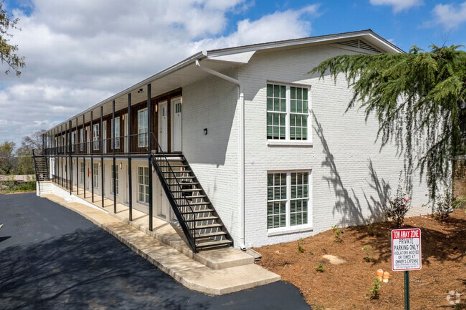 Birmingham Apartment: 3314 Cliff Road S