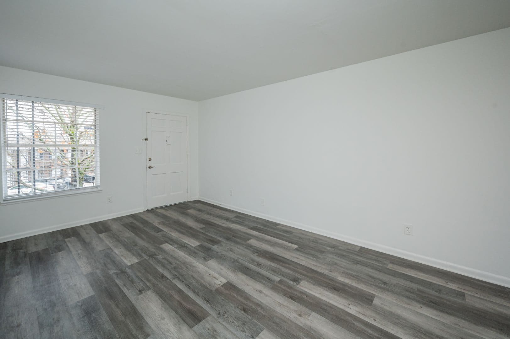 Birmingham Apartment: 3477 Cliff Terrace S