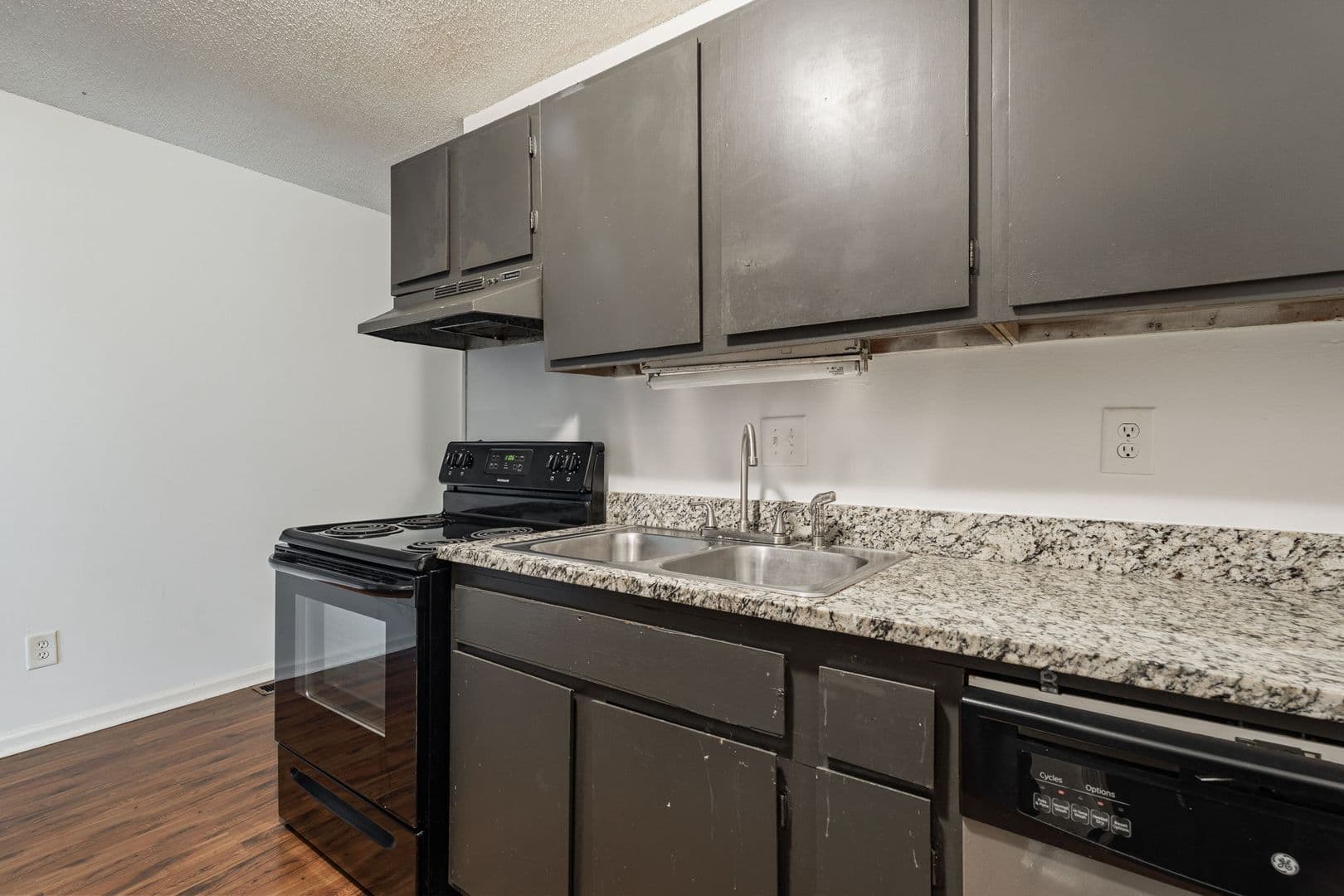 Birmingham Apartment: 1200 18th Ave S