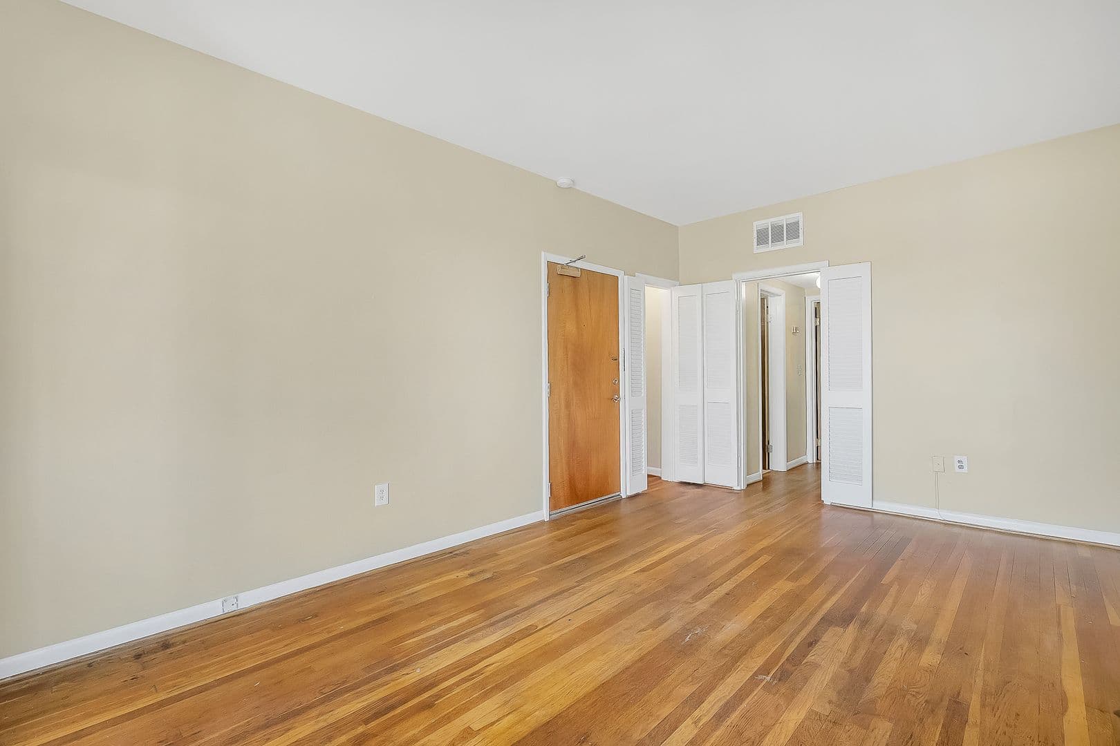 Birmingham Apartment: 2305 Arlington Crescent