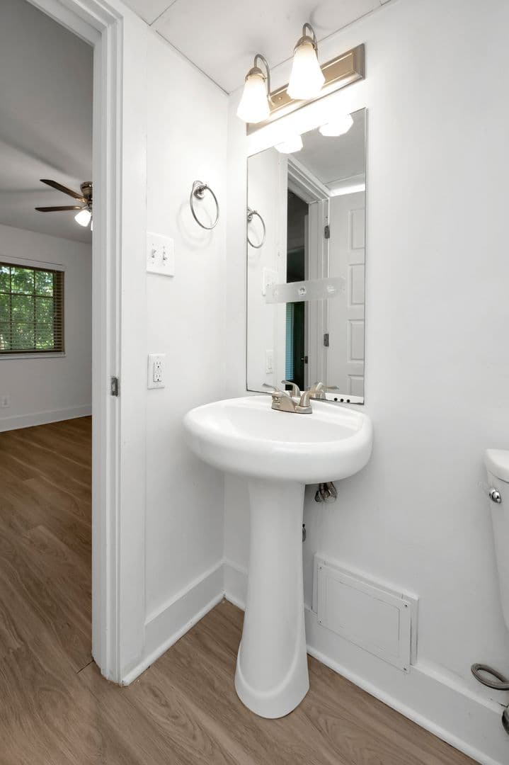 Birmingham Apartment: 1501 16th Ave S