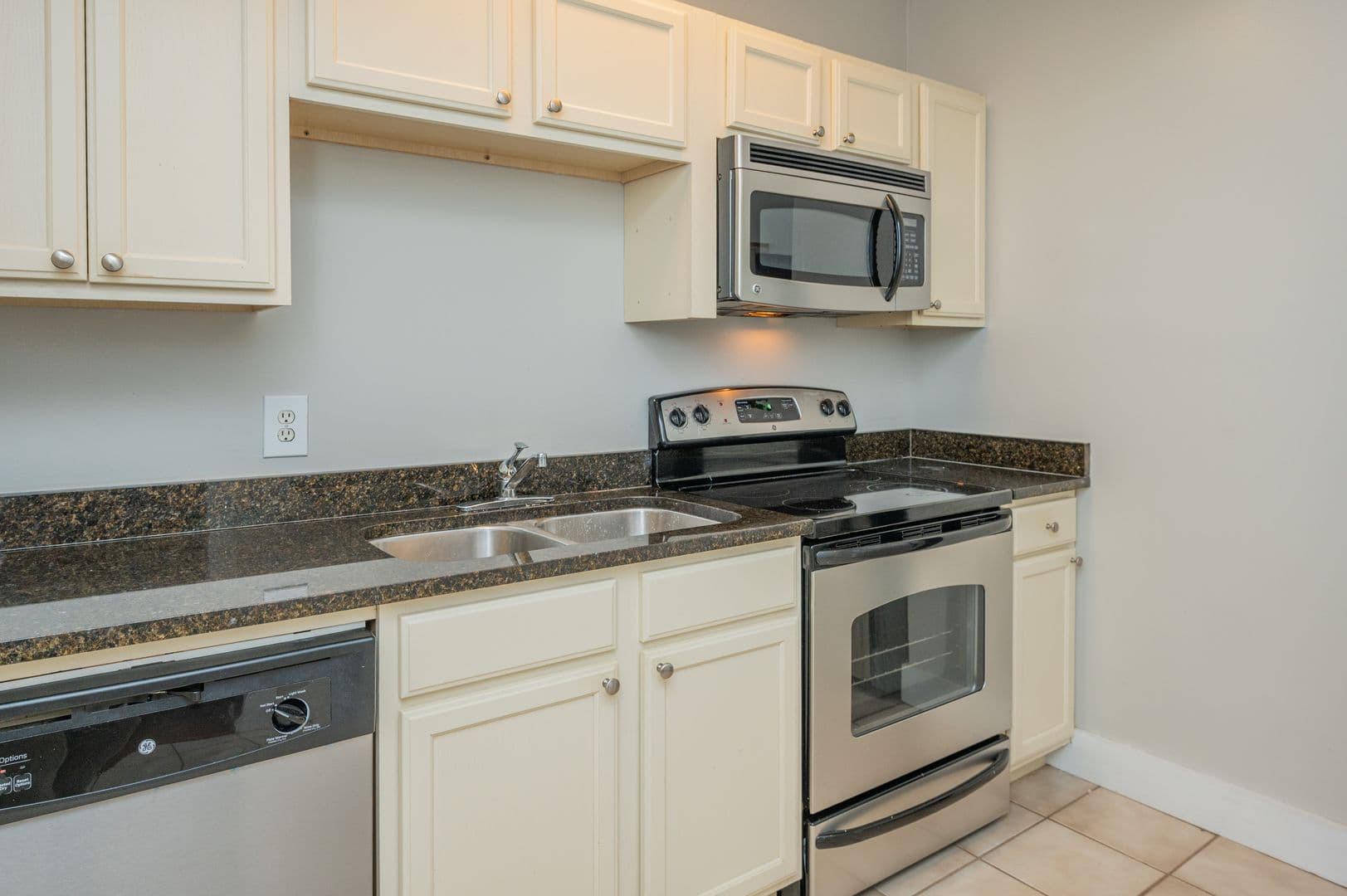 Birmingham Apartment: 1200 30th Str S