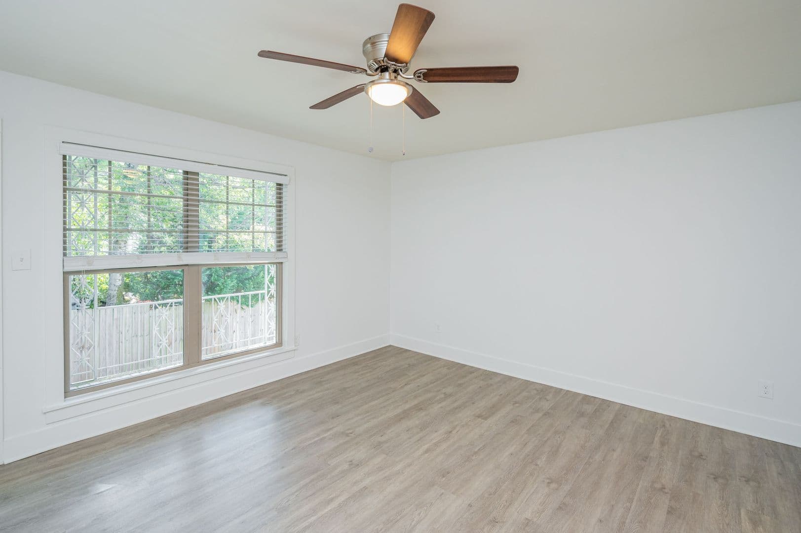 Birmingham Apartment: 3300 Cliff Road S