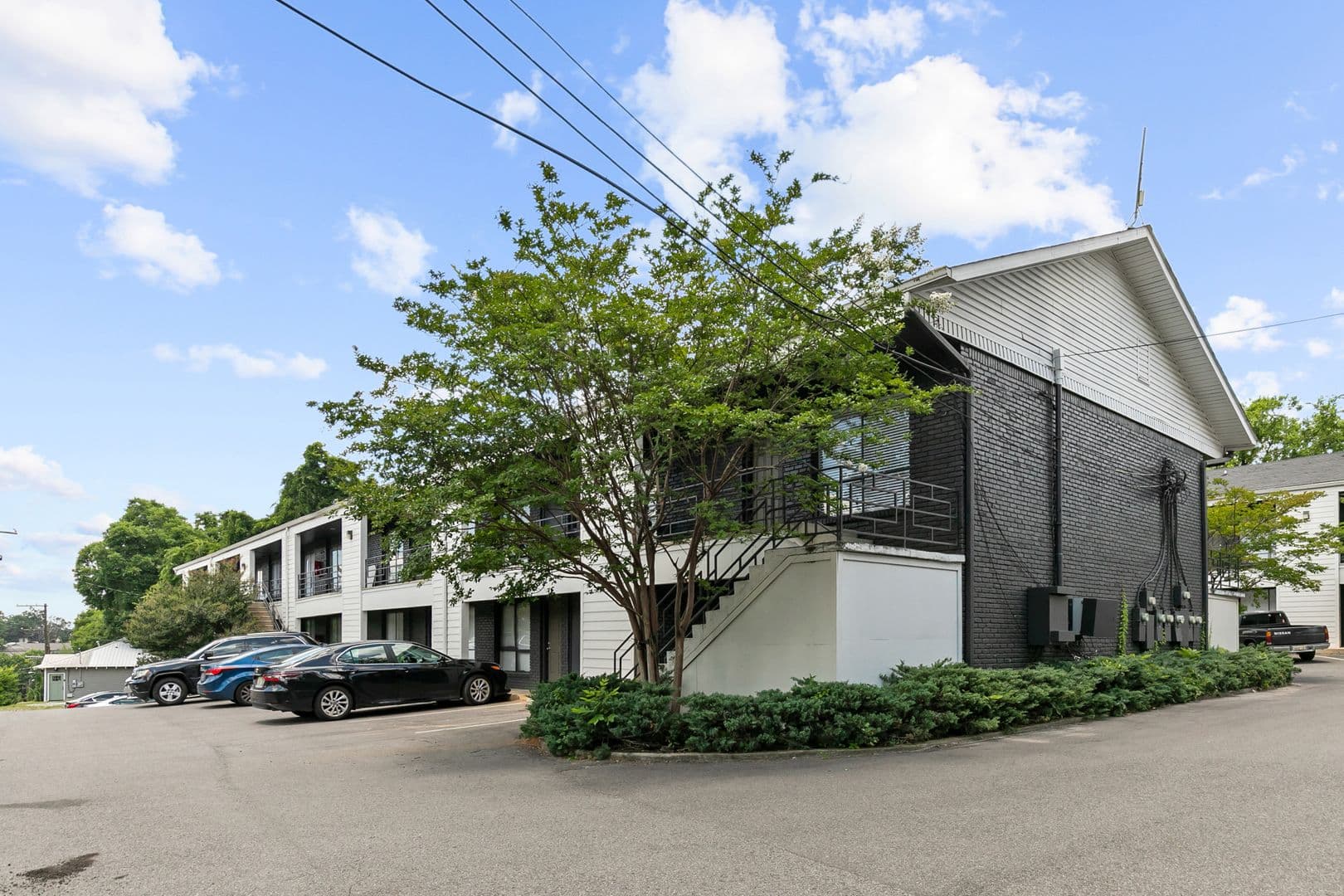Birmingham Apartment: 1613 13th Ave S