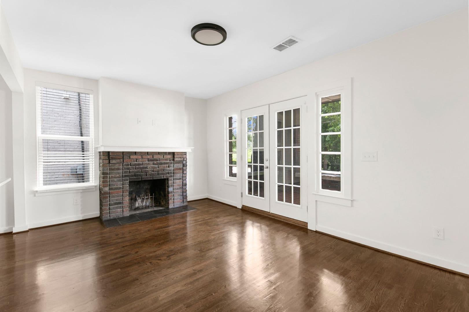 Birmingham Apartment: 901 38th St S