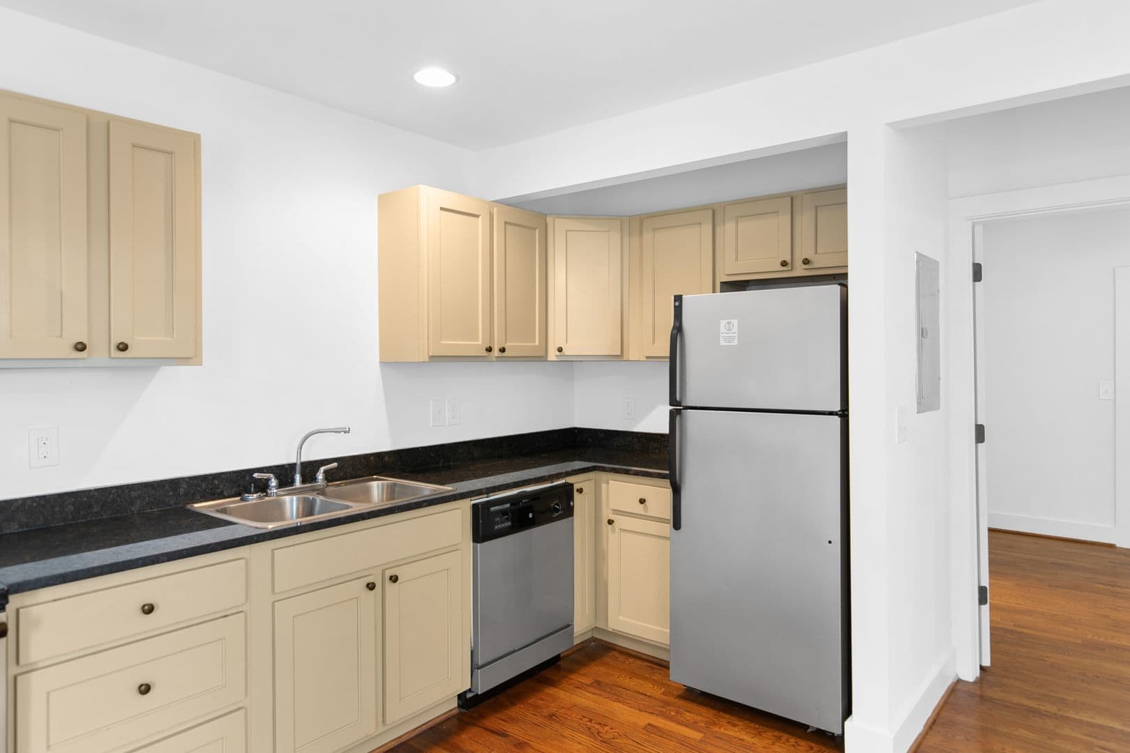 Birmingham Apartment: 731 16th Ave S