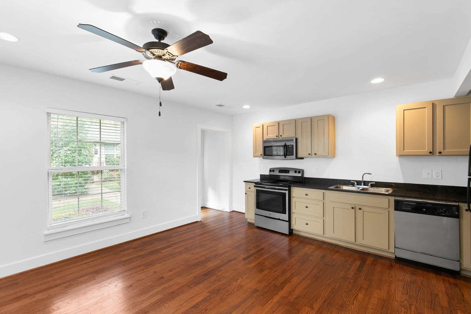 Birmingham Apartment: 731 16th Ave S