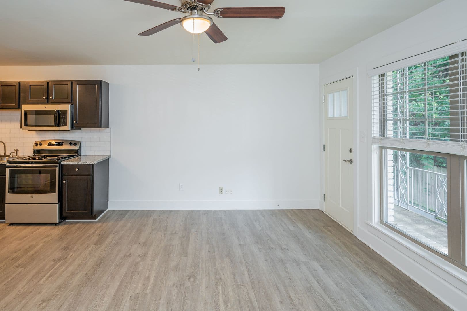 Birmingham Apartment: 3300 Cliff Road S