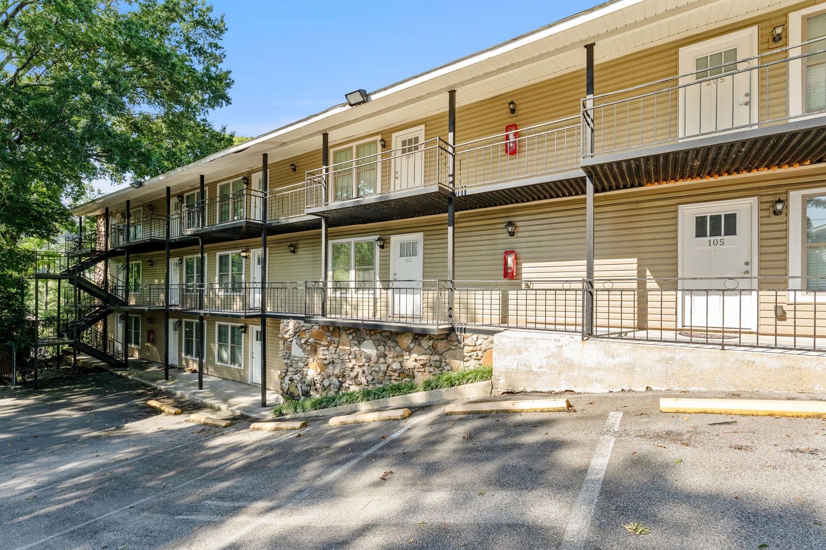 Birmingham Apartment: 1633 13th Ave S