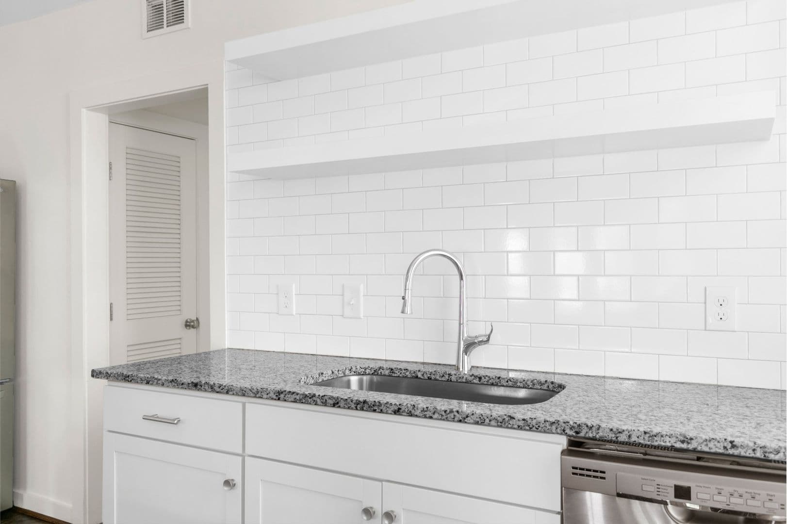 Birmingham Apartment: 901 38th St S