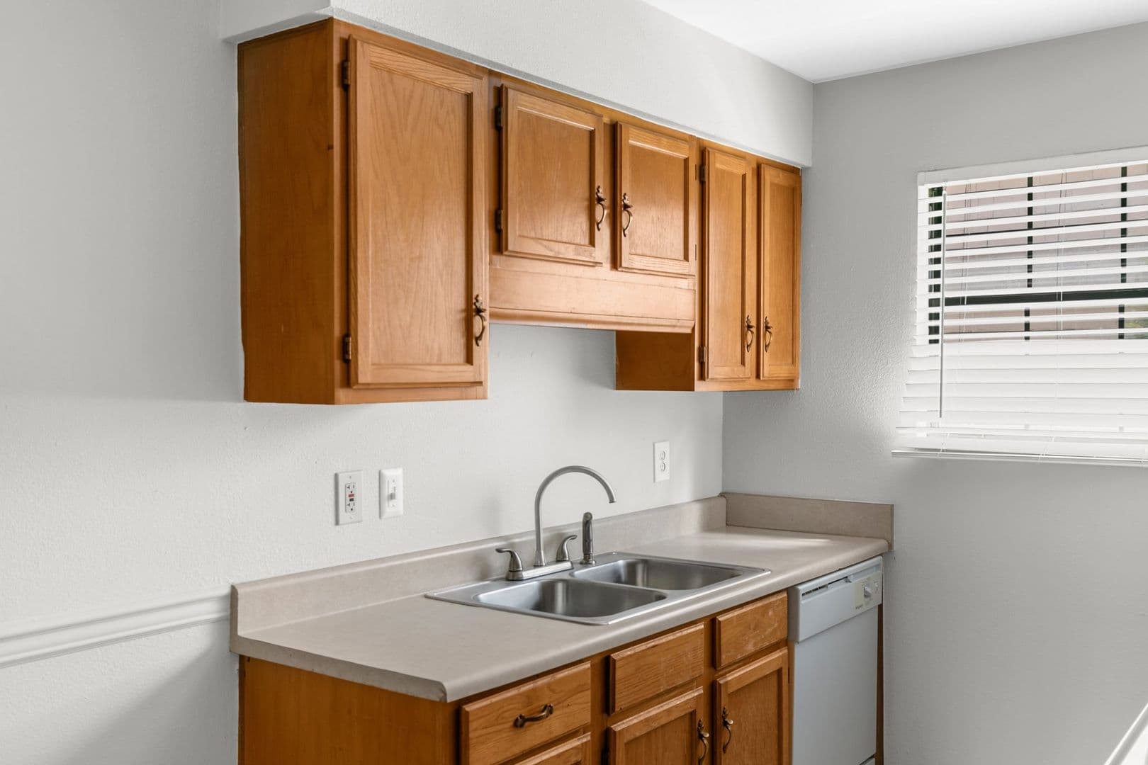 Birmingham Apartment: 909 30th St S
