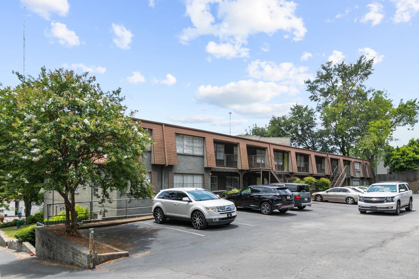 Birmingham Apartment: 1608-1620 14th Ave S