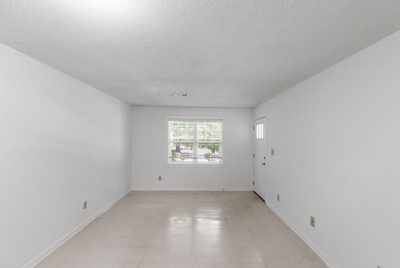 Birmingham Apartment: 4112 5th Avenue S