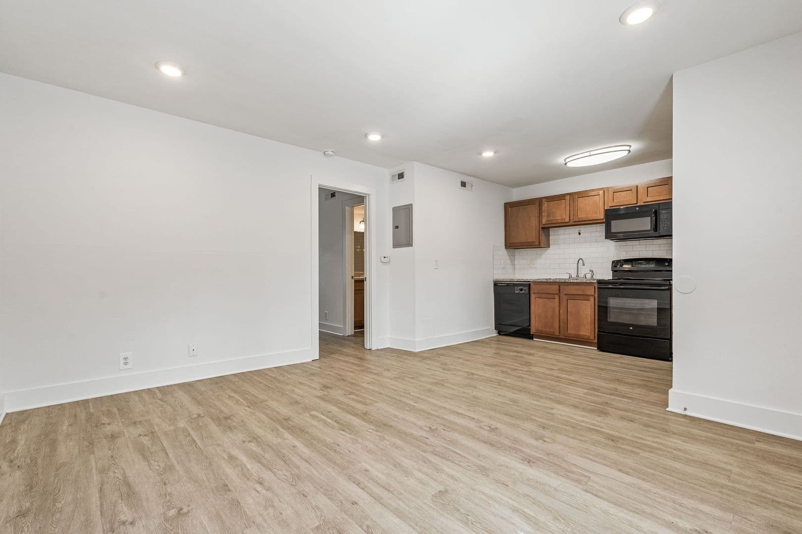 Birmingham Apartment: 1633 13th Ave S