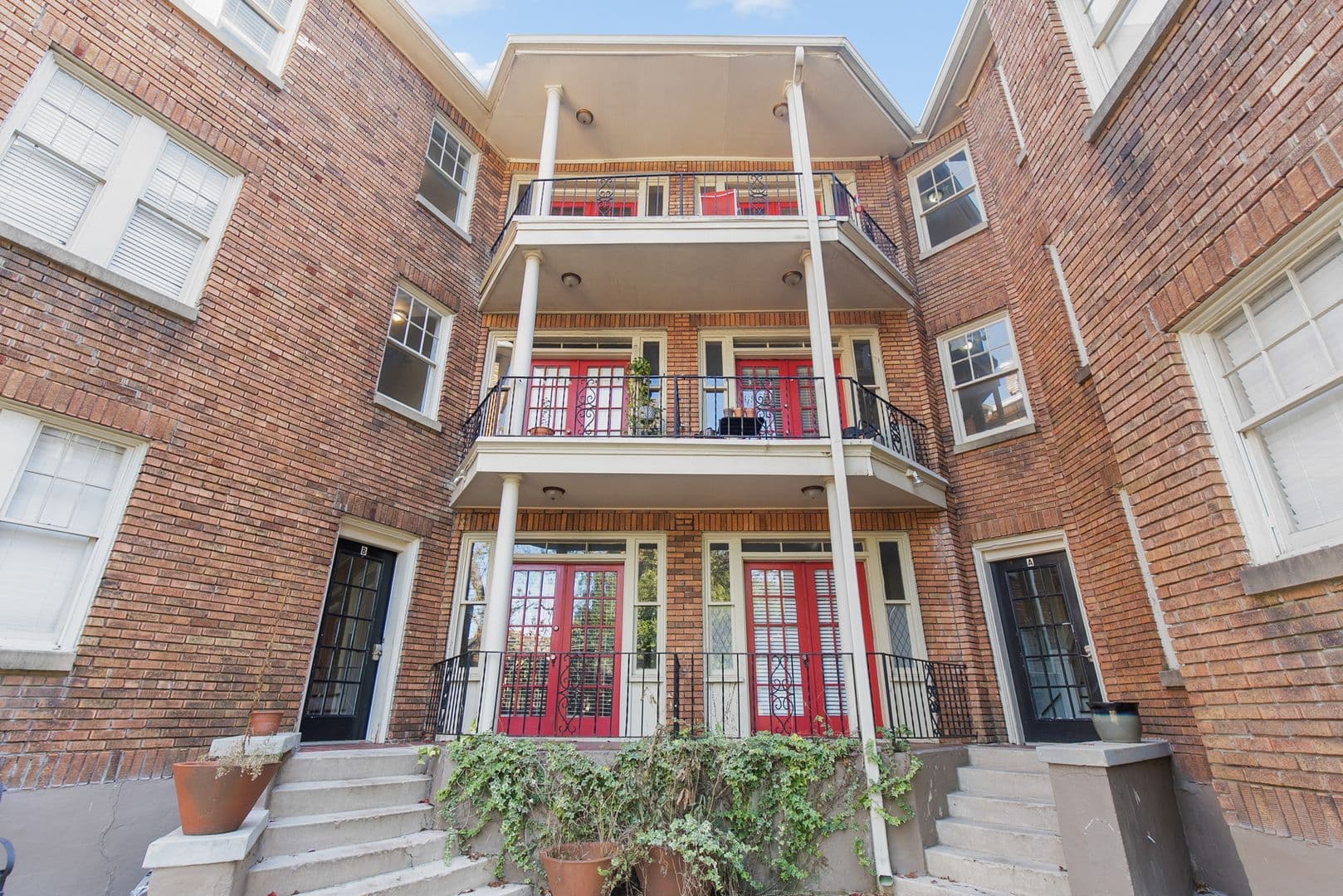 Birmingham Apartment: 2907 13th Avenue South