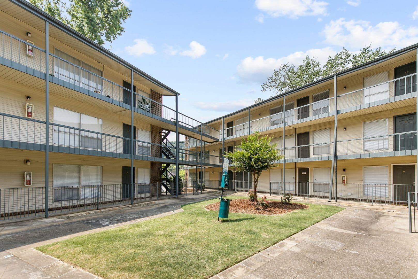 Birmingham Apartment: 1502/1504/1508 14th Ave S
