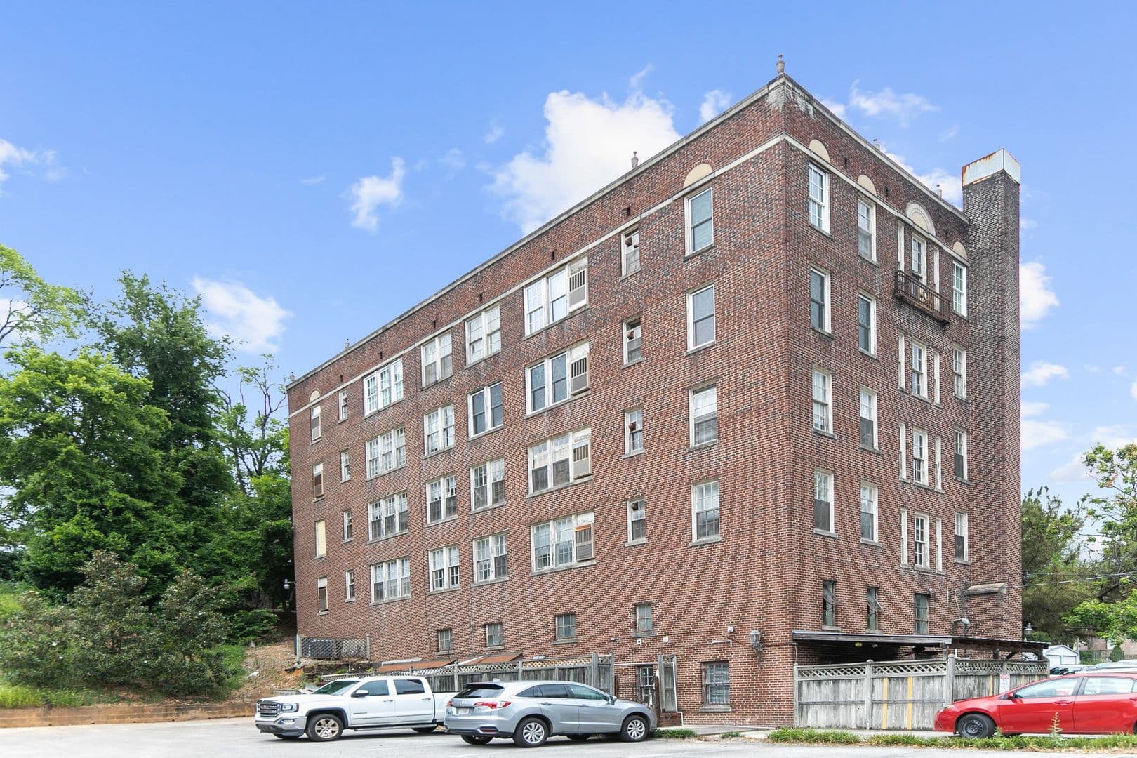 Birmingham Apartment: 2155 11th Court S