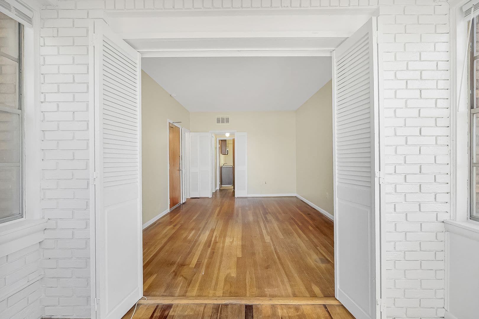 Birmingham Apartment: 2305 Arlington Crescent