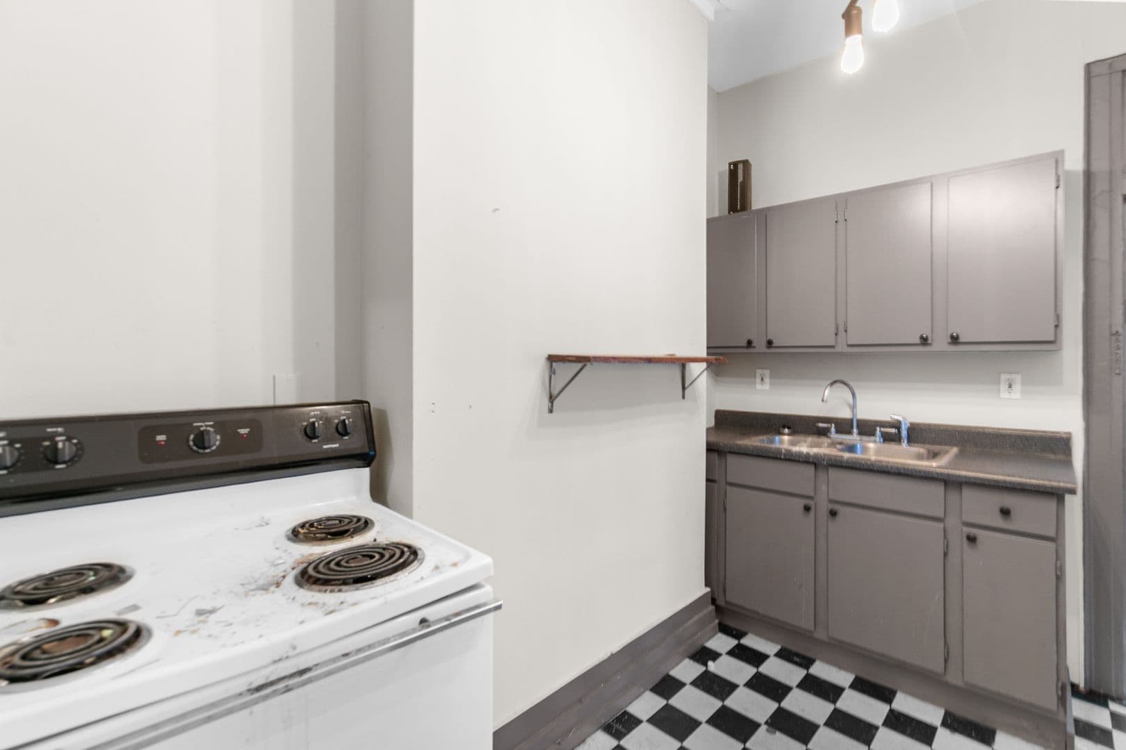 Birmingham Apartment: 1131 16th Avenue South