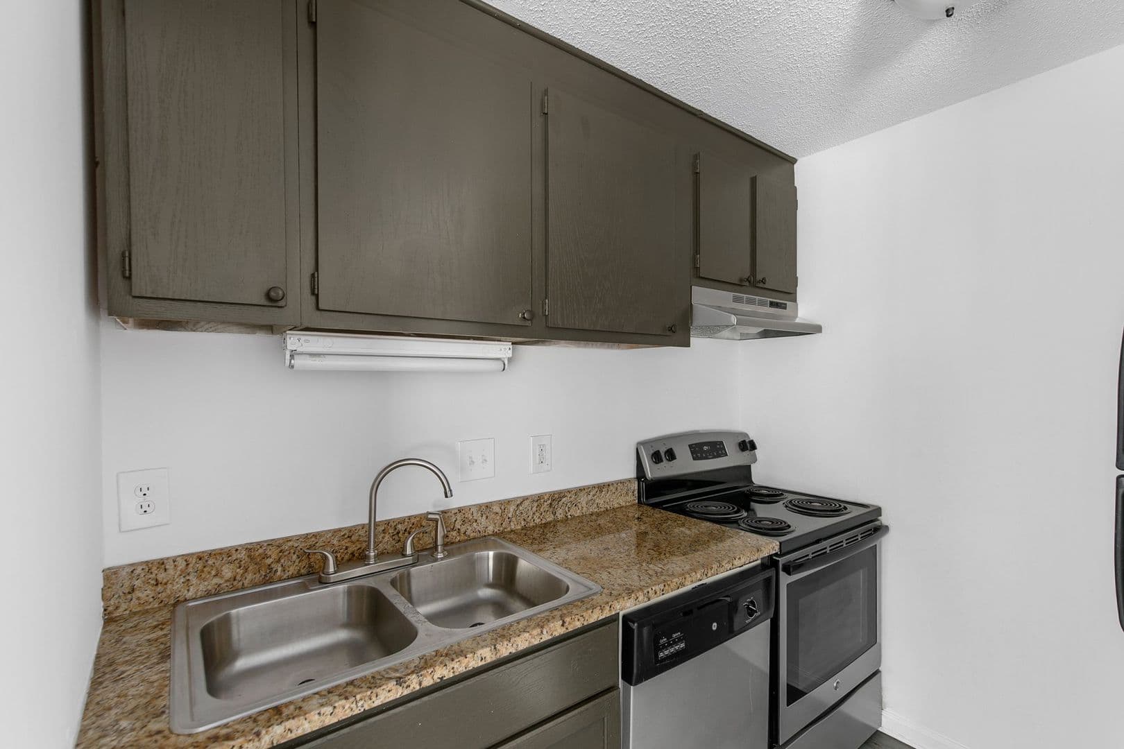 Birmingham Apartment: 1502/1504/1508 14th Ave S